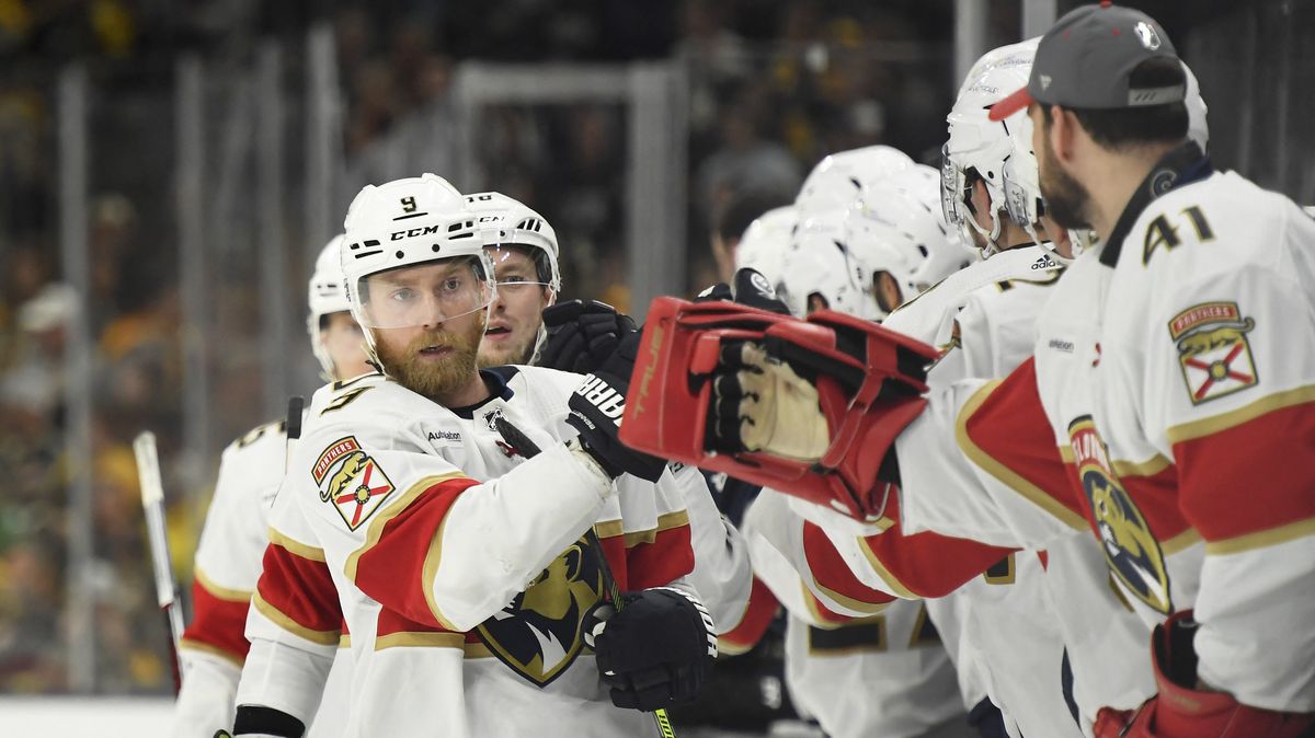 Zranil kapitána, uznali mu kontroverzní gól. Bostonská frustrace sílí