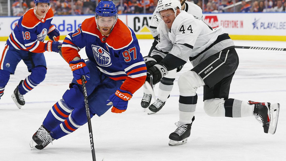 Pět asistencí po 26 letech. Dirigent McDavid si poladil edmontonský orchestr