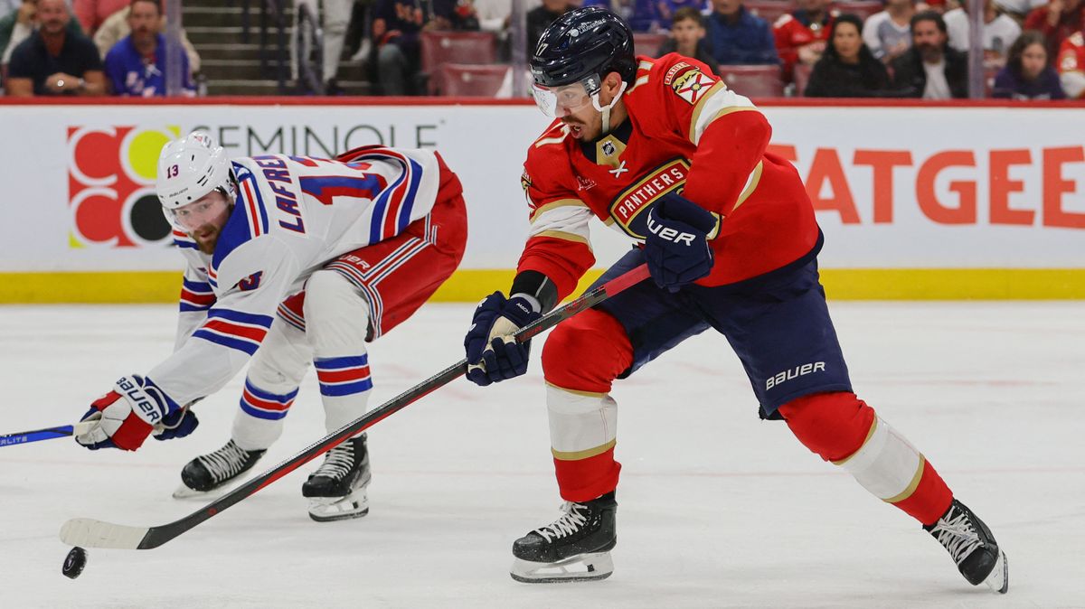 Florida se nestačila divit. To přece mělo být trestné střílení… Sudí mají špatné dny i v NHL