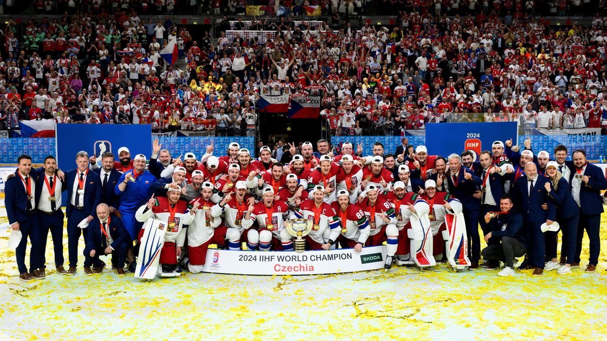 Češi se v žebříčku IIHF posunuli. Bizár? Rusové válčí, nehrají, ale taky stoupají