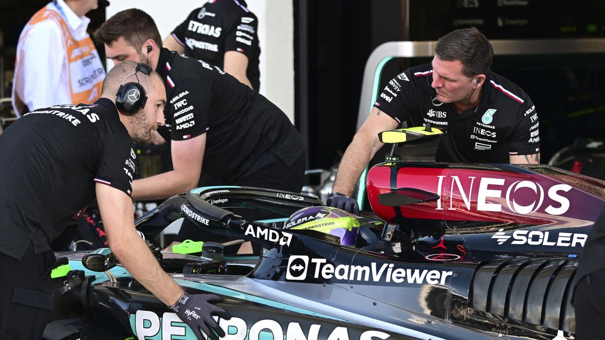 Do Ferrari zamíří po Lewisi Hamiltonovi další dva zaměstnanci Mercedesu