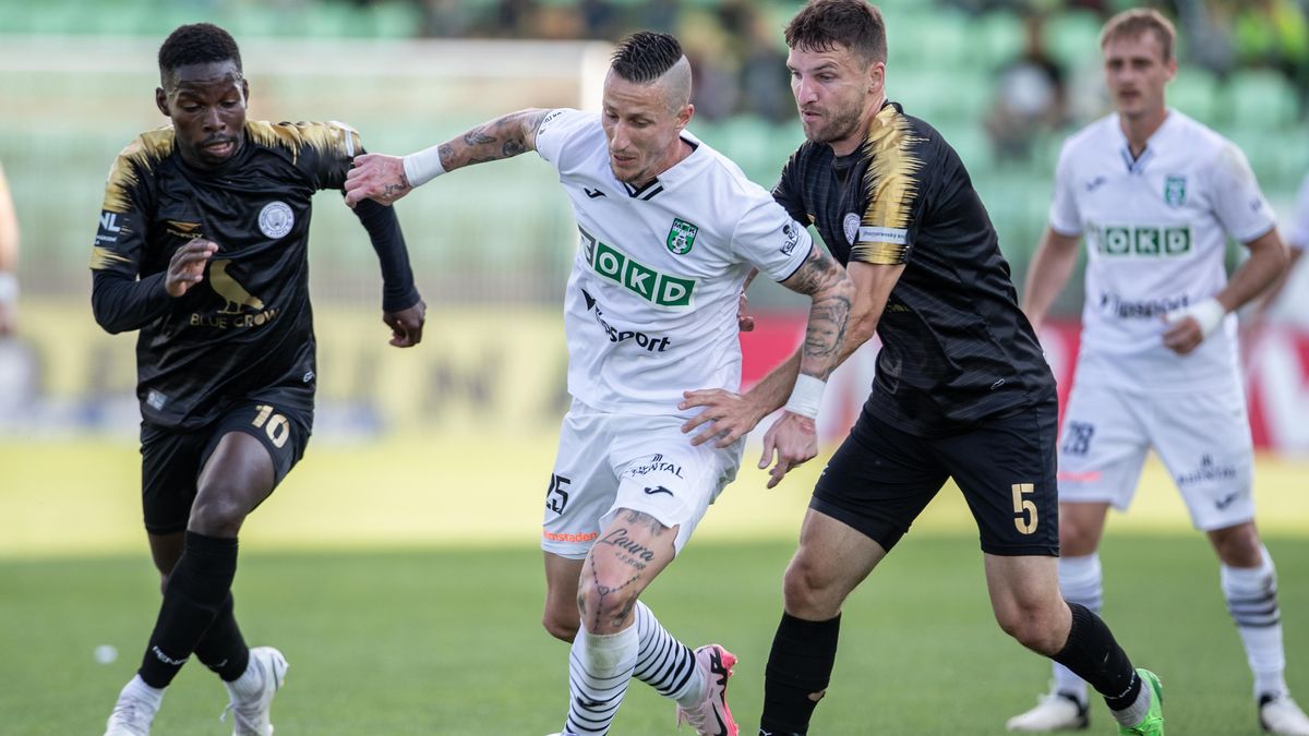 Vyškov barážové prokletí nezlomil, Karviná je stále prvoligová