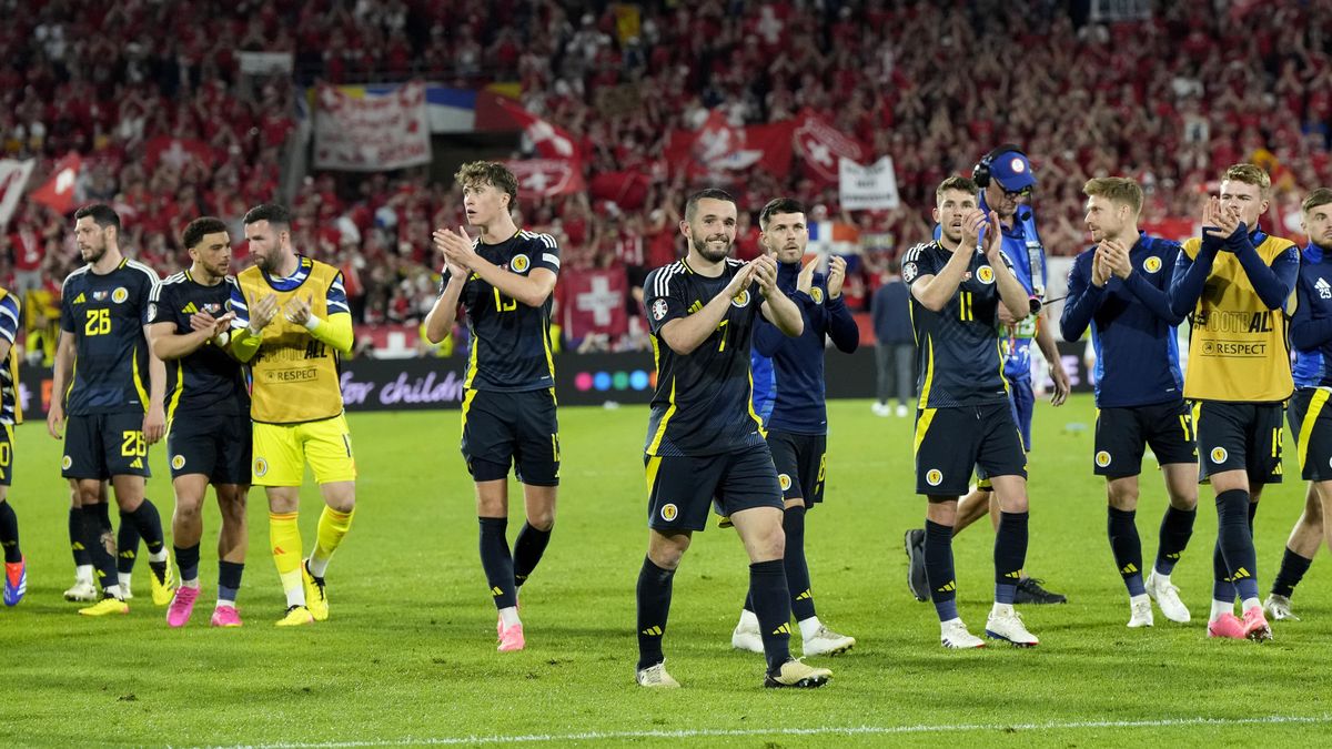 Skotové a Maďaři budou bojovat o naději na postup