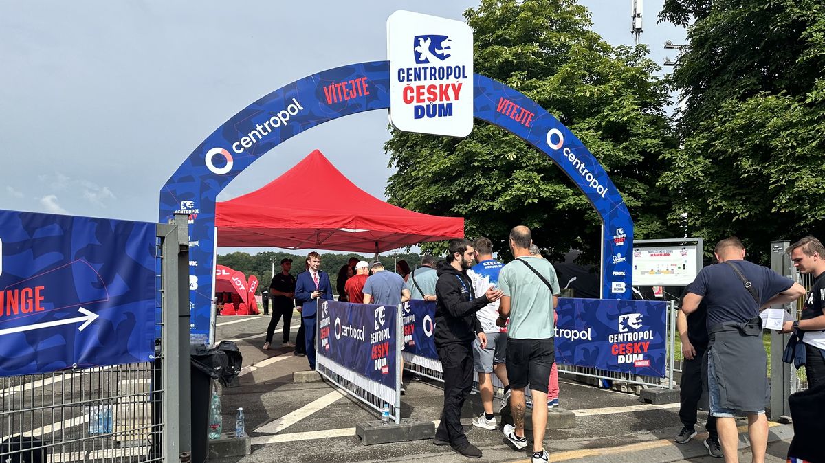 Česká tvrz v Hamburku otevřela brány, pivo teče proudem