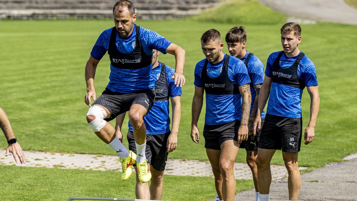 Boleslavi chybí při přípravě Holoubek, na Izraelce už je fit Matějovský