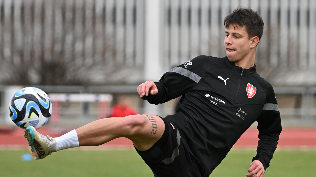 Hotovo. Hložek posiluje Hoffenheim