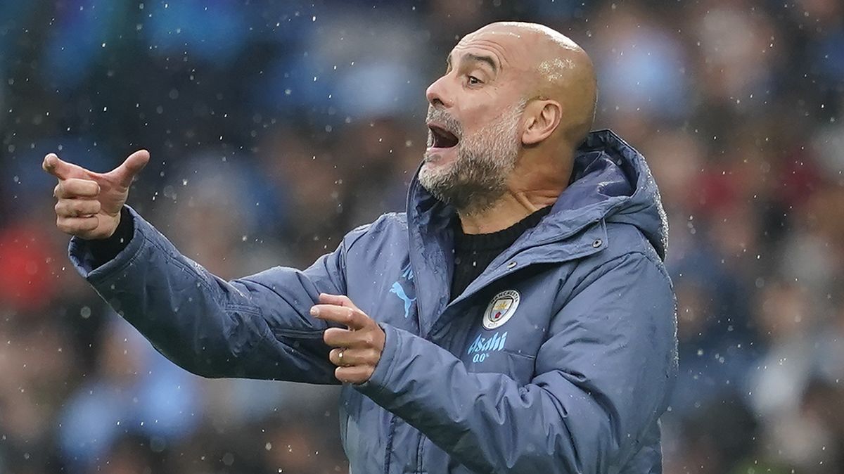 Šlágr plný emocí i kontroverzí. Guardiola kopal do střídačky, Haaland hodil míčem po soupeři