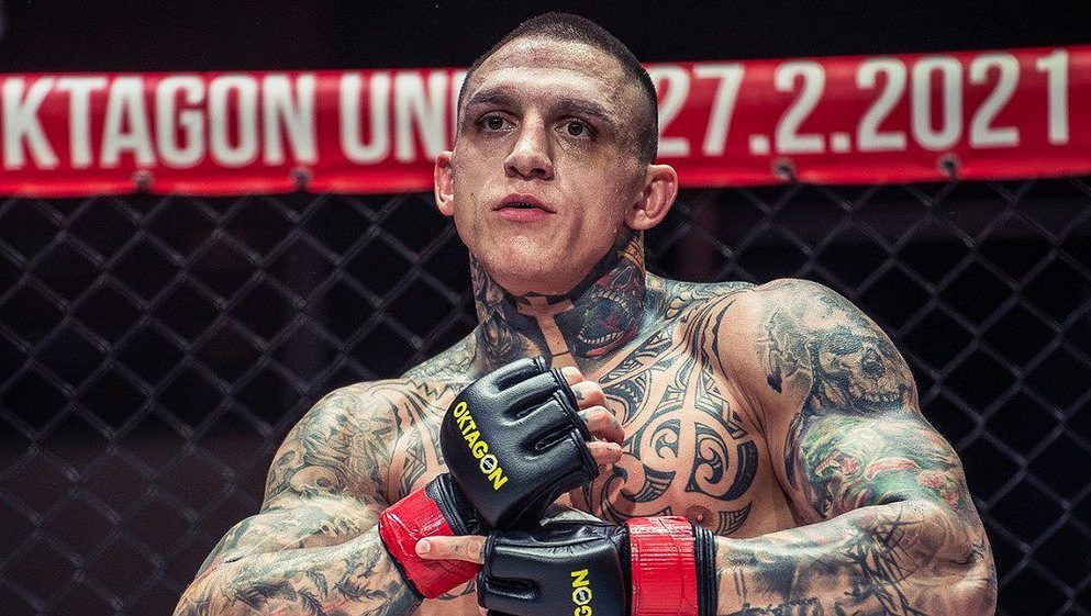 Podezření trvá. Podezřelý MMA zápas pod drobnohledem, sázkové kanceláře začaly jednat