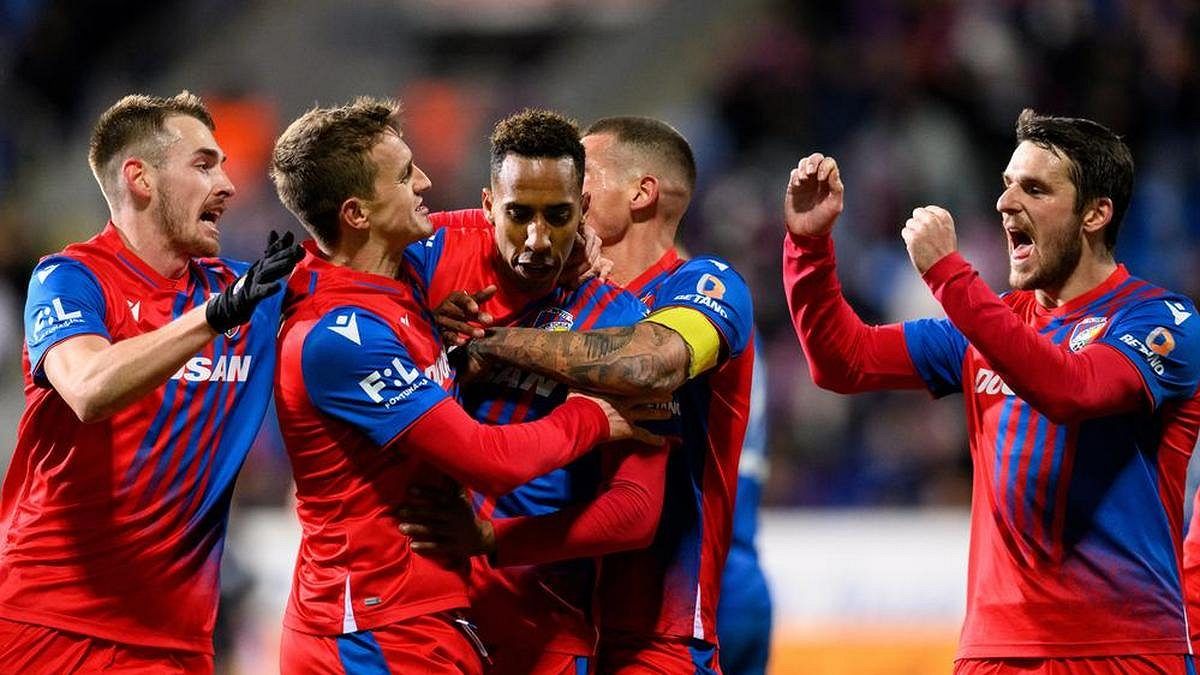 FOTBAL ONLINE: Plzeň chce zpátky do čela, Pardubice hostí Baník, Sparta může prodloužit sérii