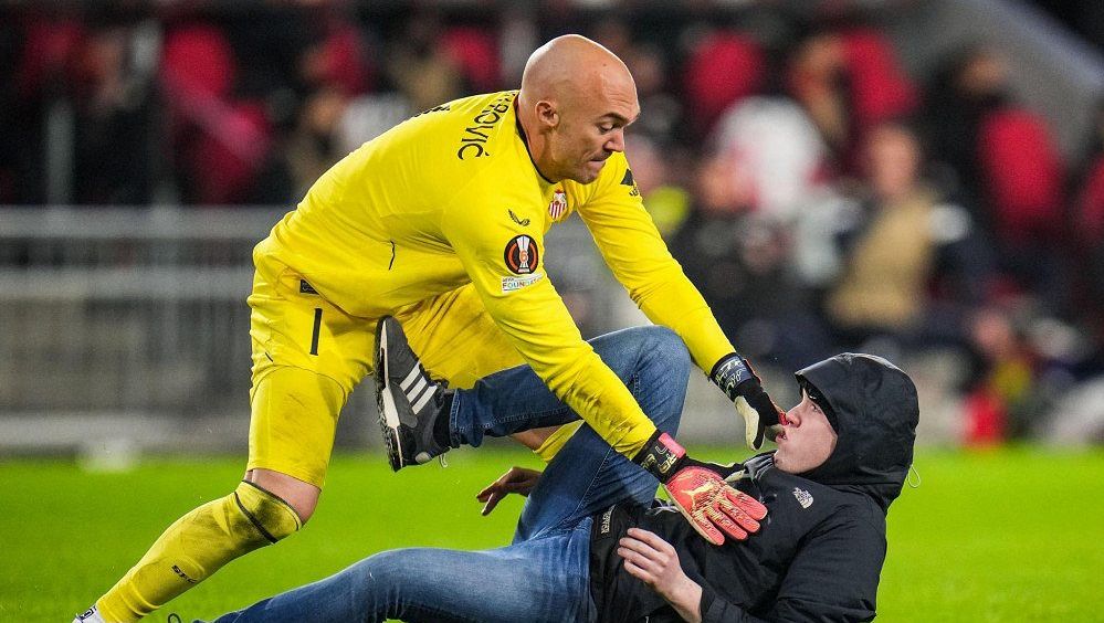 Za drsný útok přišel přísný trest. Fanoušek se na fotbal nepodívá 40 let!