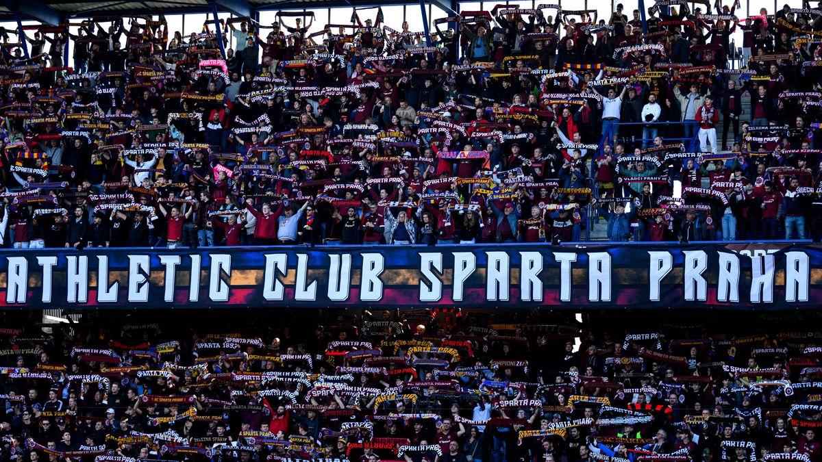 Sparta dostala za chování fanoušků pokutu 300 tisíc korun, Baník 150 tisíc