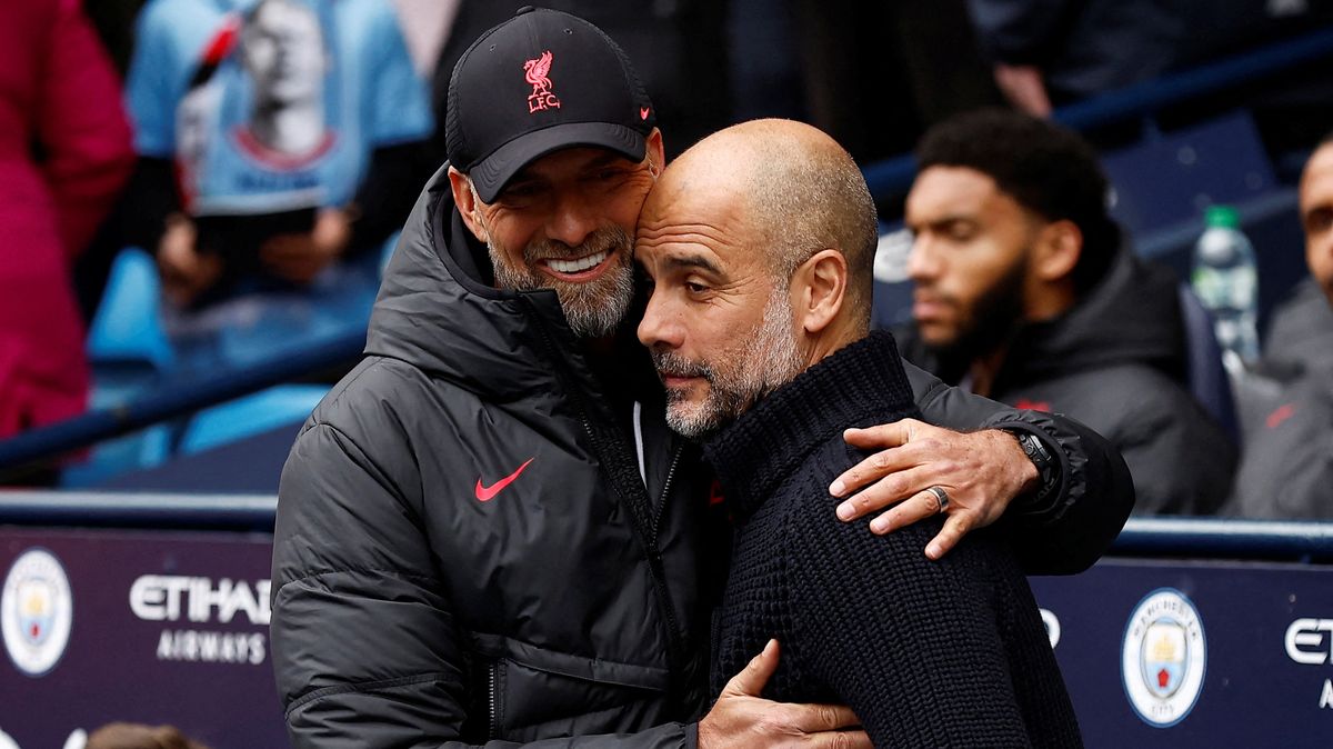 Guardiola versus Klopp, Anglie vyhlíží bitvu trenérských titánů. Za kratší konec zatím tahá Španěl