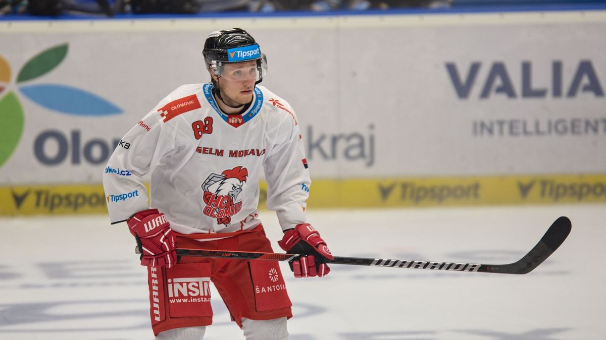Hattrick jsem v hlavě měl. Důležitější ale pro mě je týmový úspěch,tvrdil olomoucký střelec Navrátil