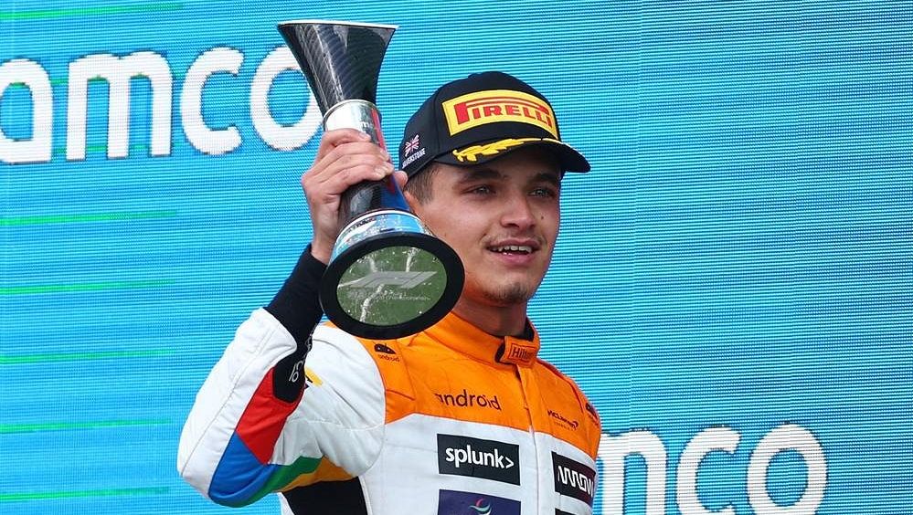 Při návratu McLarenu na výsluní jel Norris v raketě pět kol v čele, volbu obutí ale označil za crazy