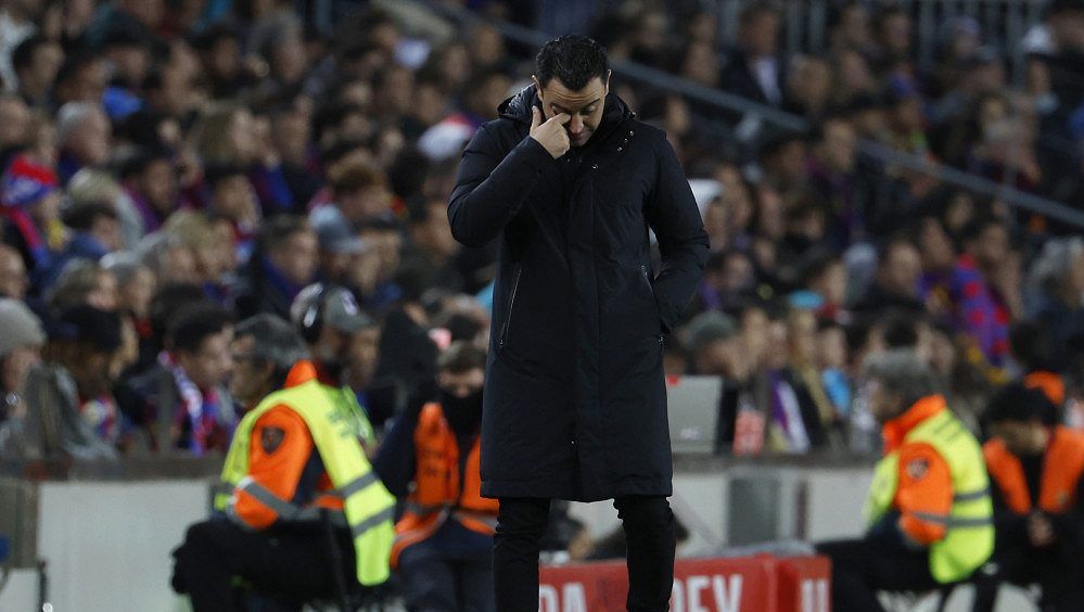 Další párty v bílém, Barcelona je po debaklu terčem vtípku. Xavi: Těžko stravitelná noc
