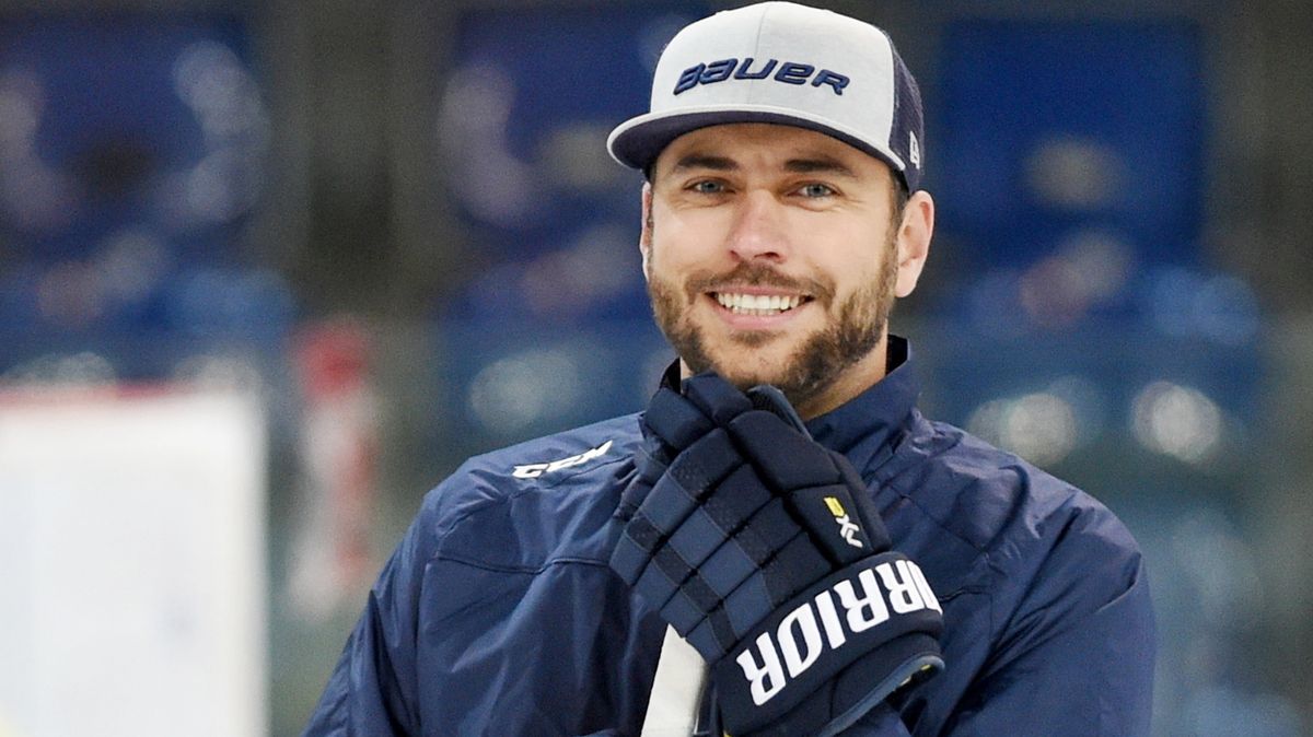 Masky gólmanů jsou mnohdy v katastrofálním stavu. Jde o zdraví, varuje Pavelec