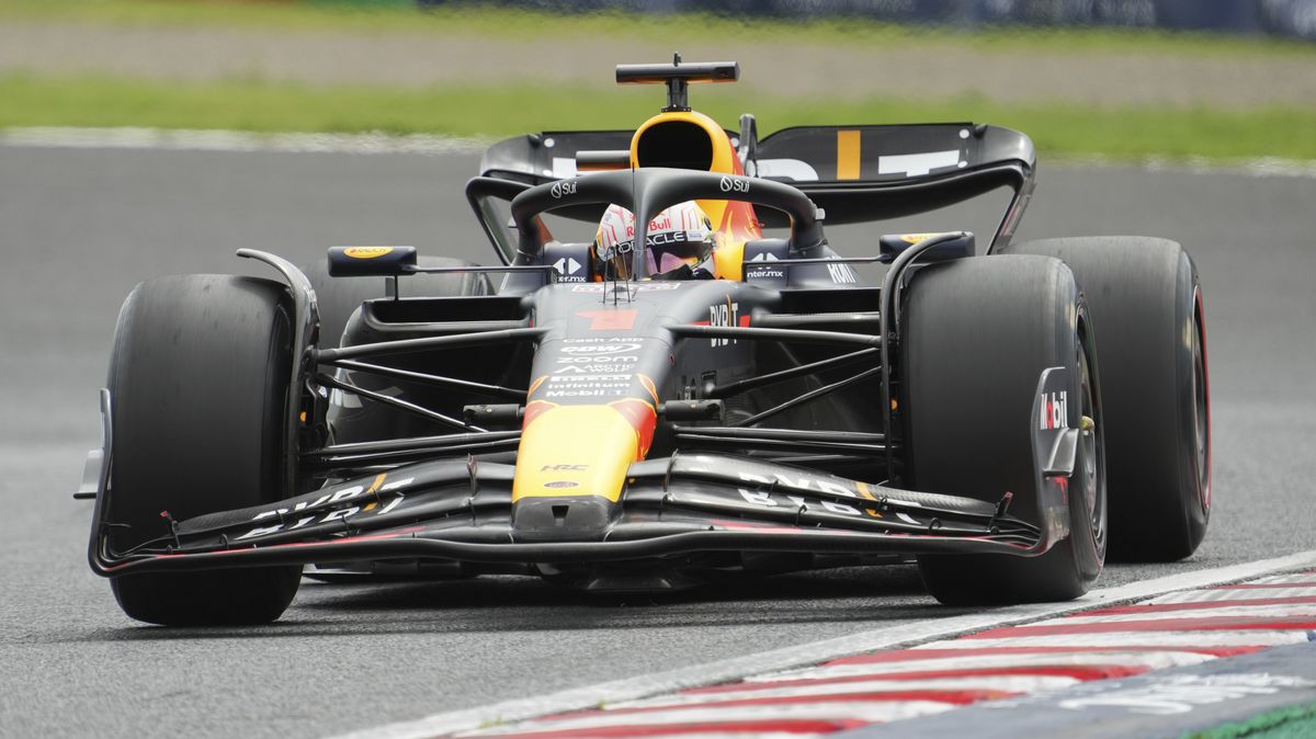 Úvodní trénink F1 v Japonsku vyhrál jasně Verstappen před Sainzem