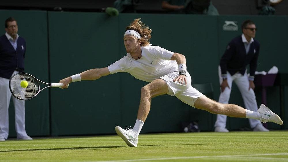 Neskutečný úder. Turnajová sedmička uchvátila Wimbledon