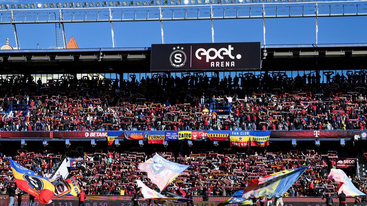 Sparta potrestala fanouška, který dal Krejčímu podepsat kontroverzní dres
