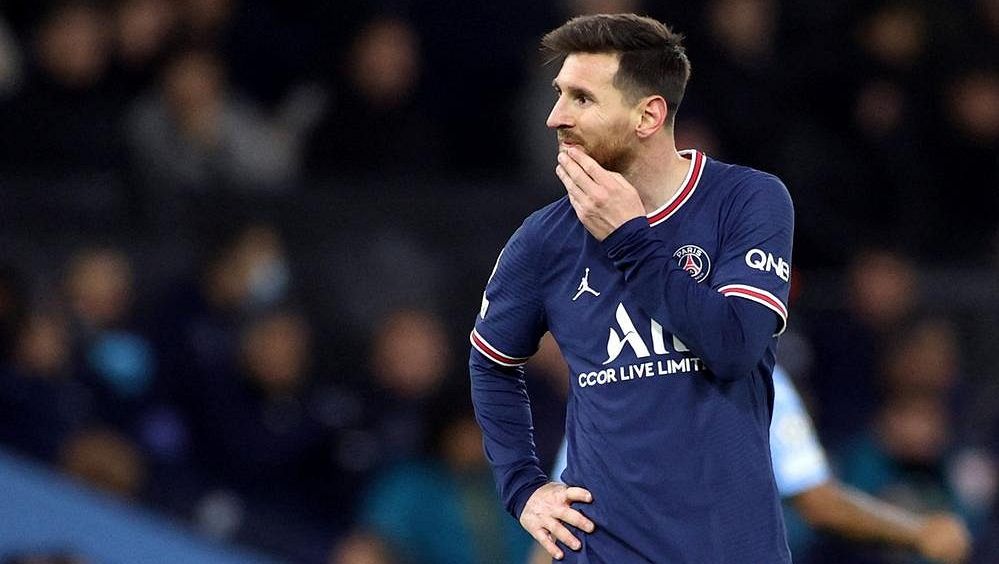 Trenér Barcelony Xavi chce hovořit s Messim o případném návratu