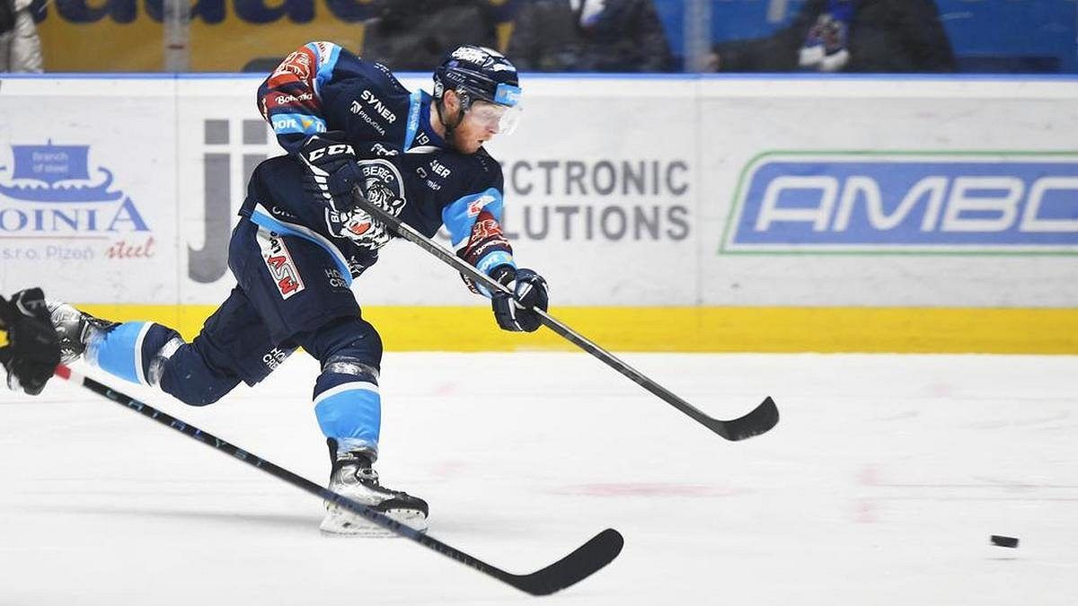 Z českých kluzišť až do NHL? Má nakročeno, přiznává syn slavného otce