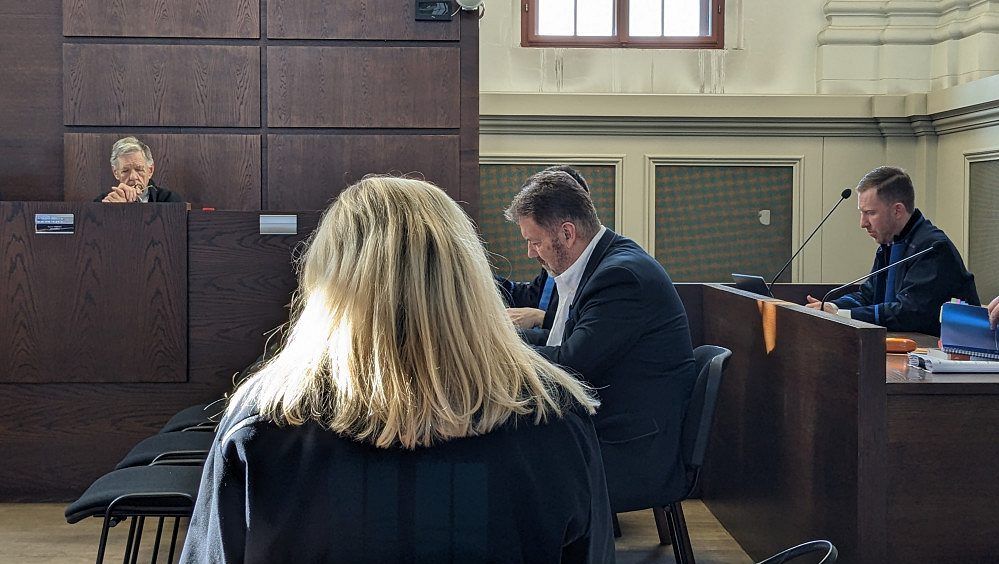 Pátý den soudu: Berbr stoprocentní a opět na své židli. Rozdíl mezi obědem a úplatky