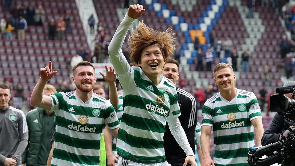 Fotbalisté Celticu Glasgow obhájili skotský titul a útočí na treble