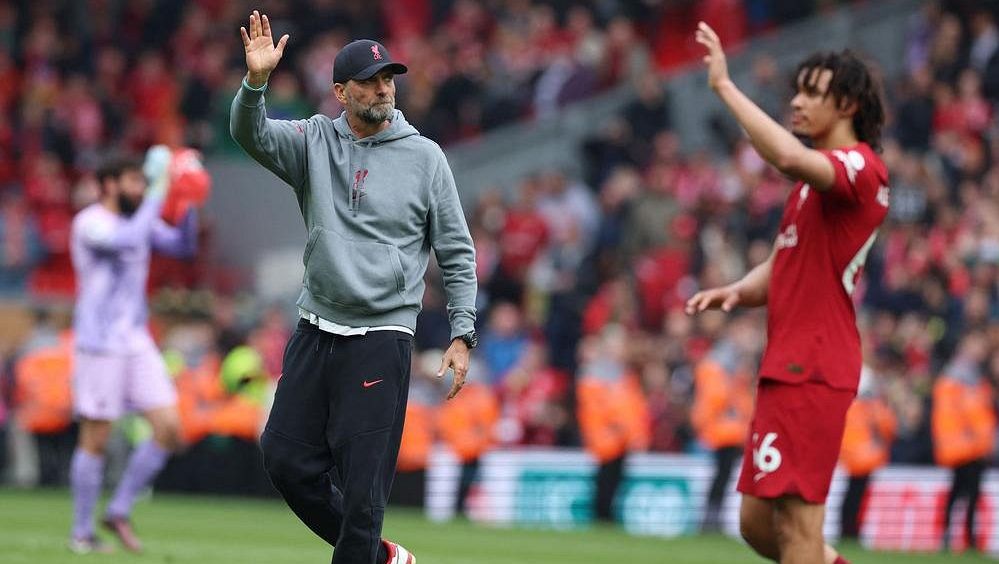 Kouč Liverpoolu Klopp dostal dostal distanc a pokutu za kritiku rozhodčího