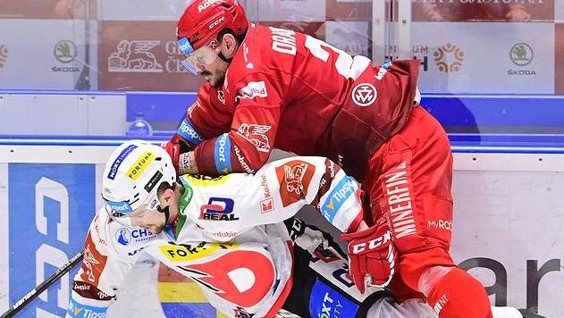 Po Spartě ochutnává třineckou medicínu i Dynamo. Strojově je ničit, přikazuje kapitán Pardubic