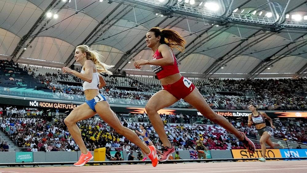Jíchová na mistrovství světa postoupila do semifinále závodu na 400 m