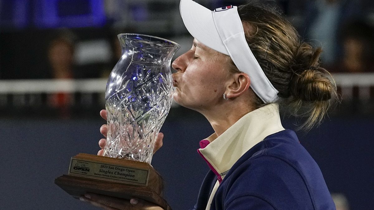 Krejčíková postoupila v žebříčku do elitní desítky