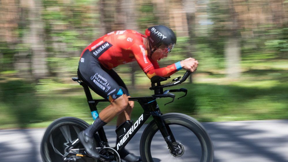 Polský cyklista dostal za zavinění hromadného pádu měsíční trest