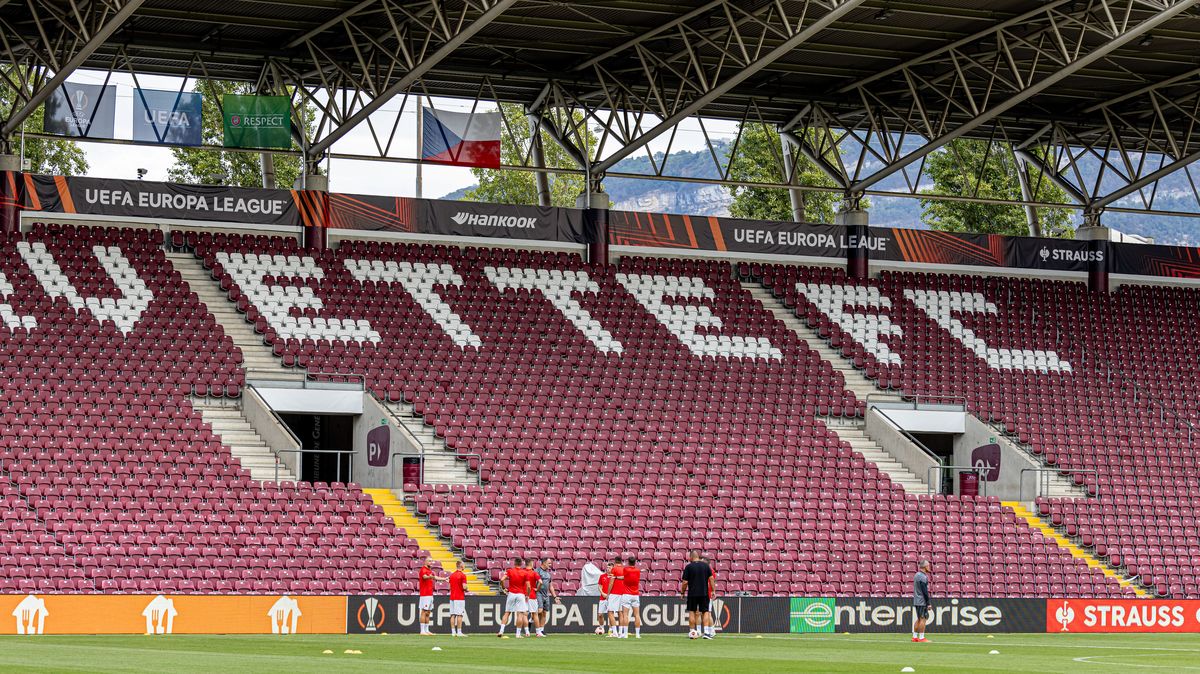 Slavia se představí na stadionu, kde selhala reprezentace. Trenér Servette ji už vyřadil