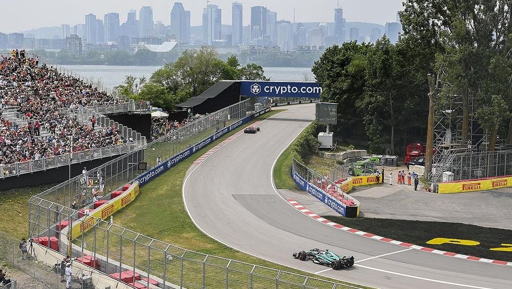 O místo ve formuli 1 se uchází také britská stáj Hitech GP