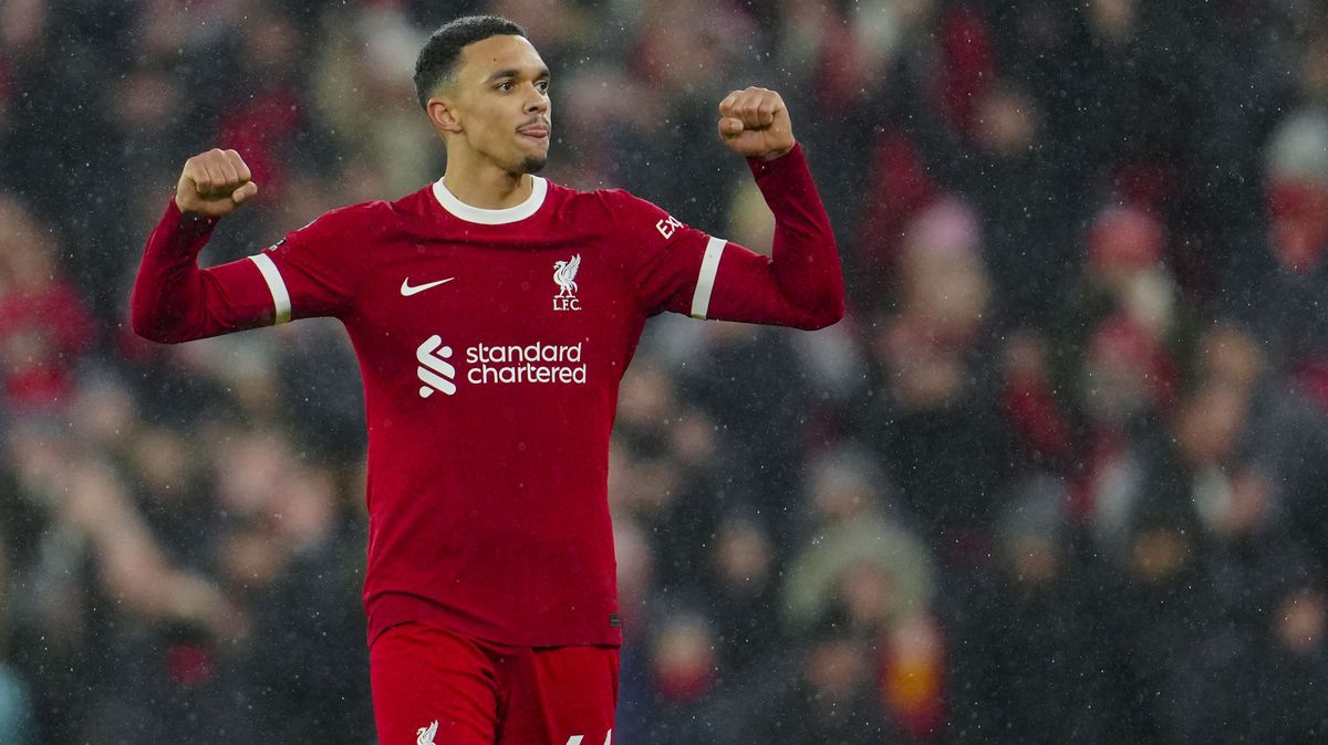 Fotbalistům Liverpoolu bude asi tři týdny chybět zraněný Alexander-Arnold