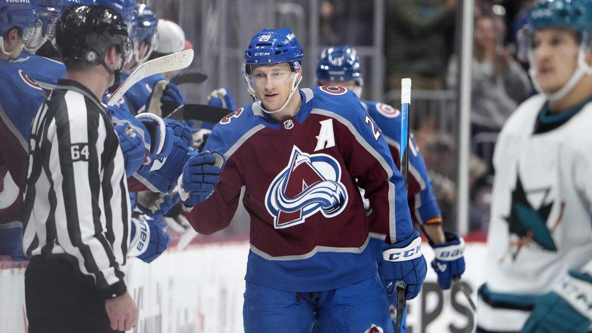 Hlavní hvězdou týdne v NHL byl vyhlášen útočník MacKinnnon z Colorada