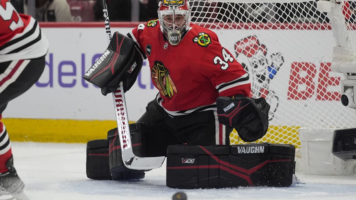 Neviditelný gól? Mrázka zaskočila kuriózní trefa, Blackhawks mu nepomáhají
