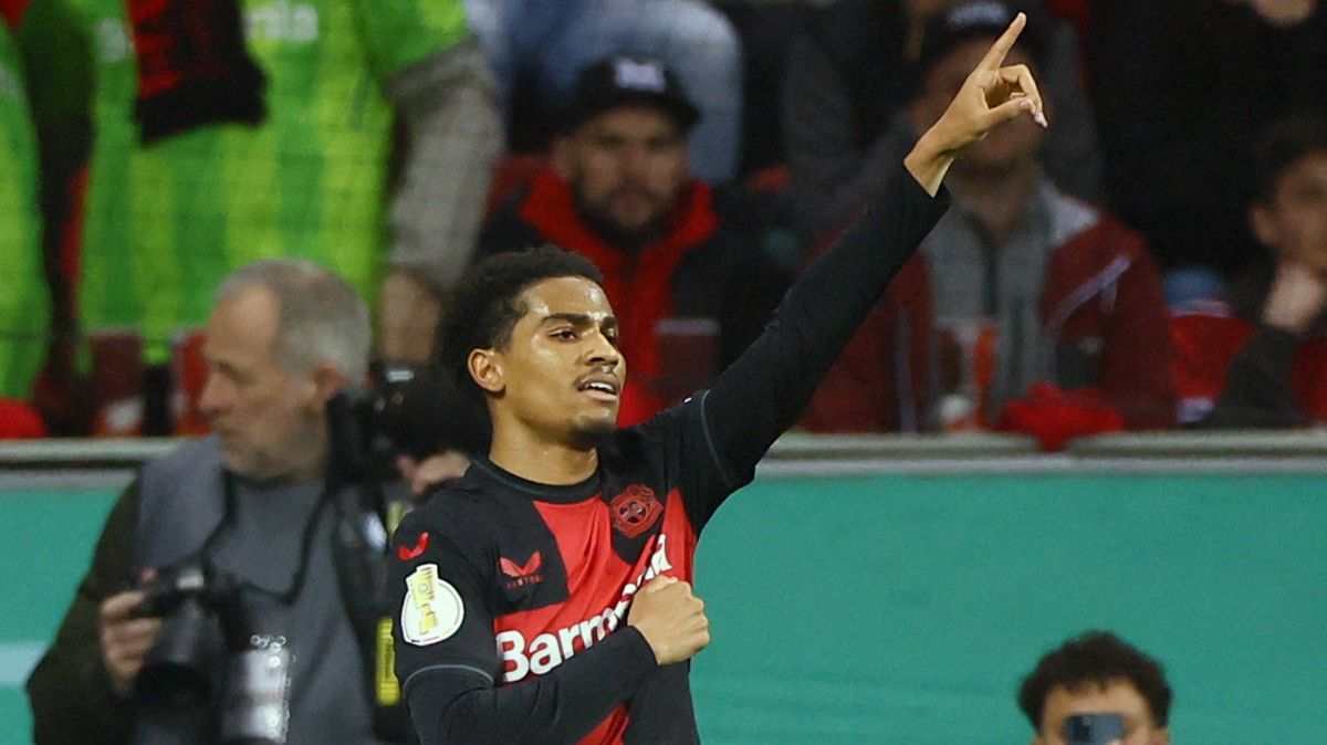 Leverkusen s Kovářem a Schickem přešel před Düsseldorf do finále poháru