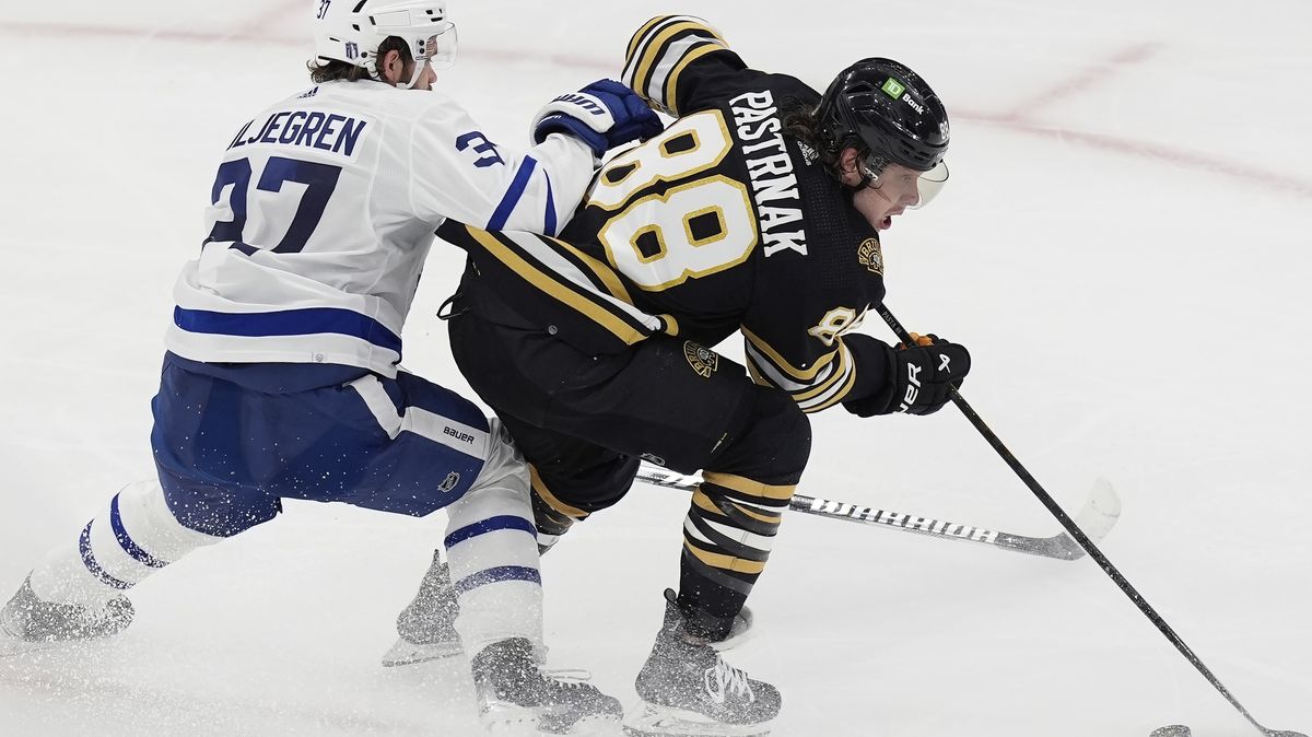 Český večer v NHL. Skórovali Nečas i Kämpf, Pastrňák asistoval u výhry Bostonu