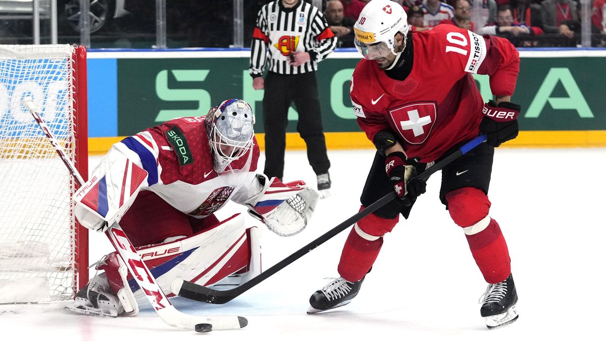 Dostál byl zvolen nejlepším brankářem MS, je s Červenkou i v All Star týmu