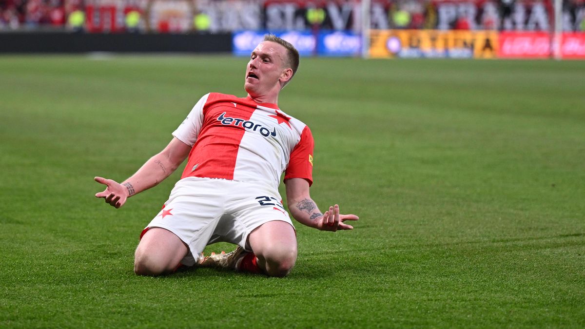 Hrál na Euru, teď se nevejde ani na lavičku. Bývalá opora Slavie řeší budoucnost