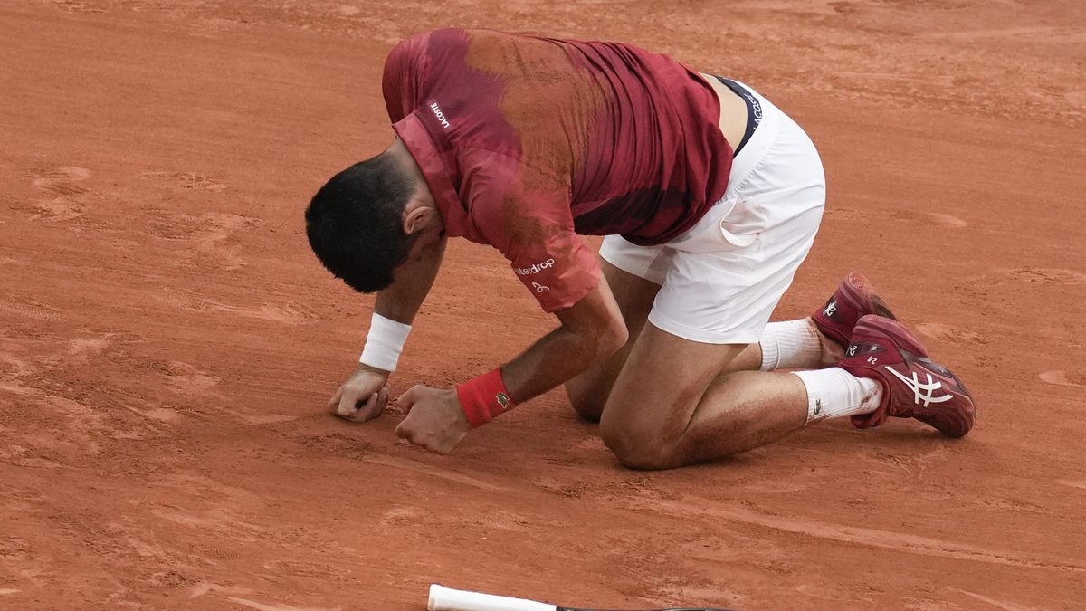 Krok do pekel, nebo rozhodnutí naděje. Djokovič čelí situaci, které se děsí