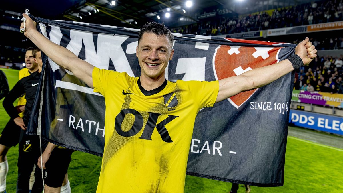 Patnáct gólů, postup, pak svatba a teď na Feyenoord a spol. Propuklo šílenství, líčí český záložník