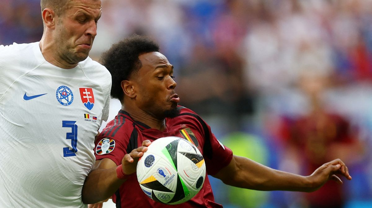 Zázračný čip v míči, který zachránil Slováky. Dobíjí se sám a fotbal ho našel v kriketu