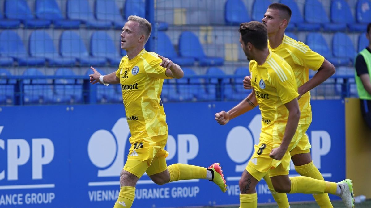 Hráčem července je olomoucký Zorvan, trenérem Friis ze Sparty
