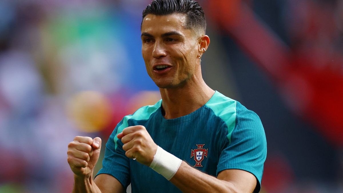 Rozverný Ronaldo si zatančil. I on bude spolurozhodovat o českém osudu