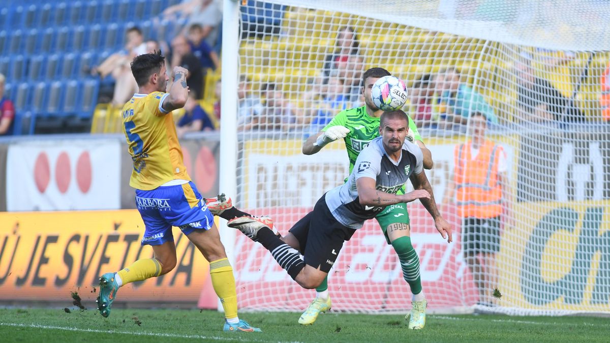 Karviná počastovala domácí Teplice třemi góly