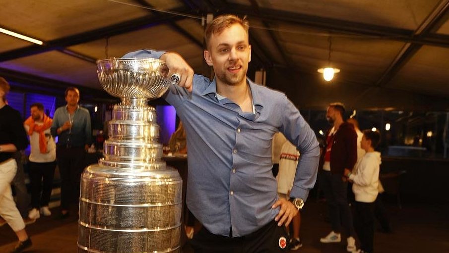 Dvojnásobný český vítěz Stanley Cupu mění dres, stal se součástí výměny nejlepšího obránce NHL