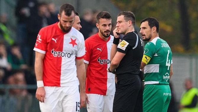 Tohle už ne. Tvrdík zdvořile žádal komisi rozhodčích