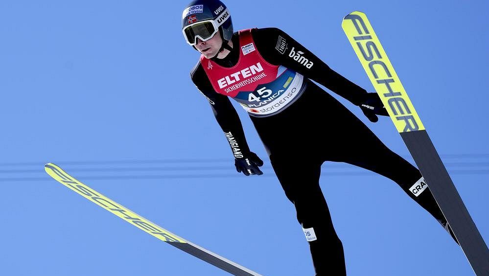 Riiber vyhrál na MS závod sdruženářů na velkém můstku a má rekordní osmé zlato